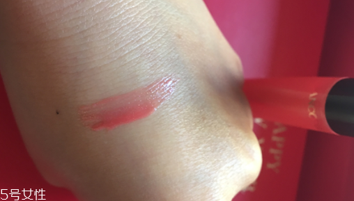 蘭蔻唇釉哪個(gè)顏色好看？菁純唇釉141素顏清純色