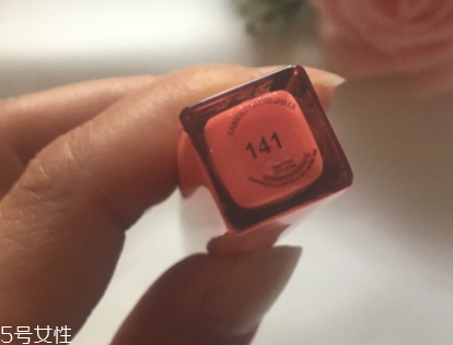 蘭蔻唇釉哪個(gè)顏色好看？菁純唇釉141素顏清純色