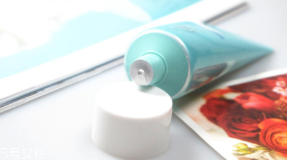 碧柔藍(lán)管防曬有酒精嗎？酒精過敏者慎用