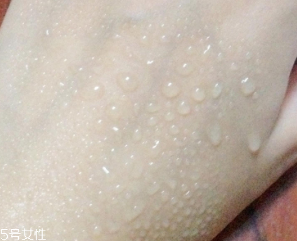 碧柔藍(lán)管防曬有酒精嗎？酒精過敏者慎用