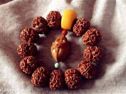 金剛菩提子怎么盤紅？教你幾招盤紅菩提子