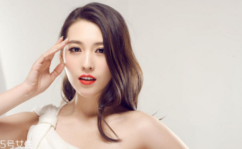 長痘痘涂什么防曬霜好 痘痘肌的防曬霜推薦 長痘痘涂什么防曬霜好 痘痘肌的防曬霜推薦