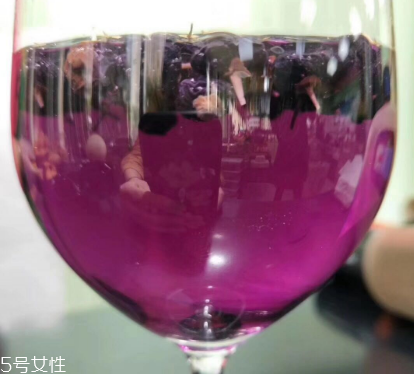 黑枸杞為什么是藍(lán)色？花青素的原因