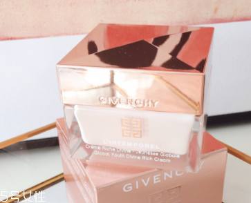 面霜可以當(dāng)眼霜嗎？年輕肌膚可以少量用