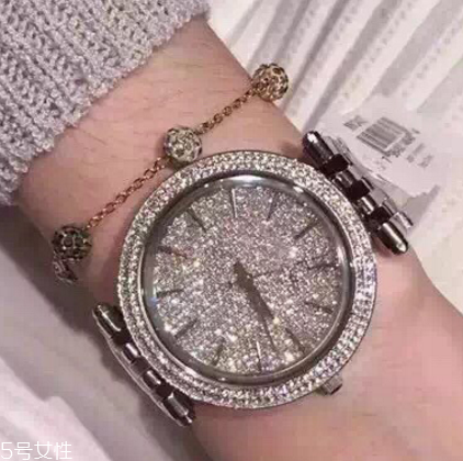 michael kors手表怎么調(diào)時(shí)間？mk手表這樣用