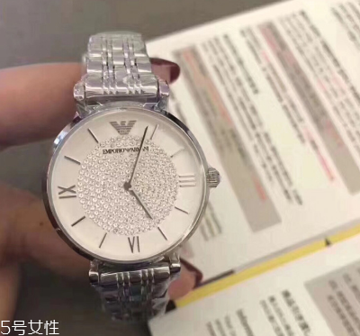 armani阿瑪尼滿天星手表是機械表嗎？