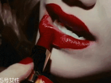 夏天化妝怎么樣不脫妝？8個小技巧讓你做清爽女神