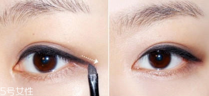 夏天化妝怎么樣不脫妝？8個小技巧讓你做清爽女神