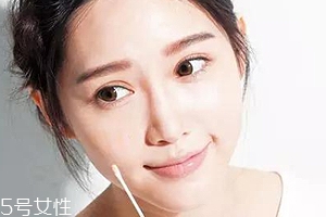 夏天化妝怎么樣不脫妝？8個小技巧讓你做清爽女神