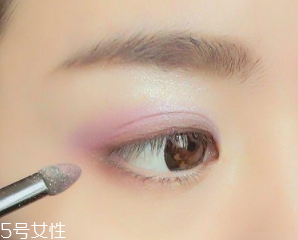 夏天化妝怎么樣不脫妝？8個小技巧讓你做清爽女神