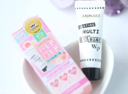 夏天化妝怎么樣不脫妝？8個小技巧讓你做清爽女神