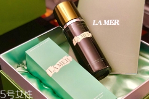 海藍之謎精萃液跟爽膚水有什么區(qū)別？用于爽膚水之后