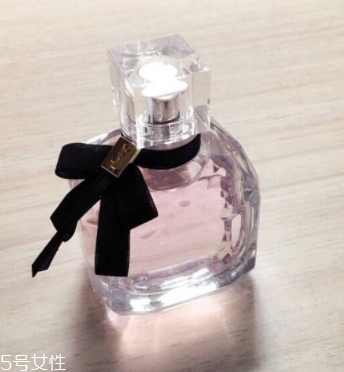 ysl反轉(zhuǎn)巴黎香水適合年齡 戀愛(ài)中的少女