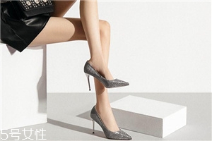 高跟鞋鞋底太硬怎么辦？鞋底硬了對腳不好