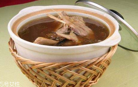 玉竹可以煲雞湯嗎 食譜推薦 玉竹可以煲雞湯嗎 食譜推薦