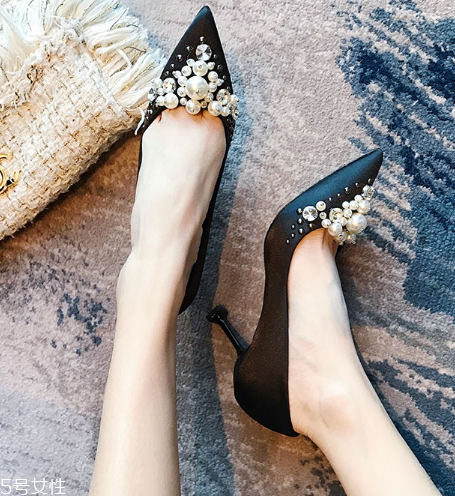 高跟鞋穿久了腳疼怎么辦？