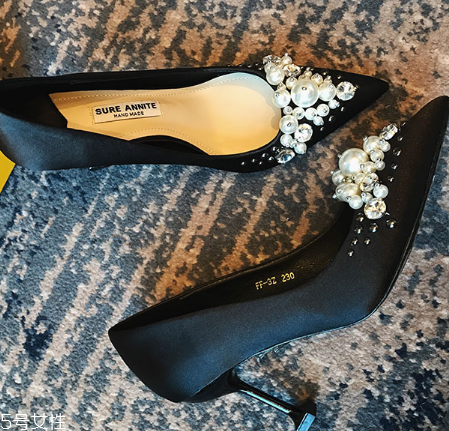 高跟鞋穿久了腳疼怎么辦？