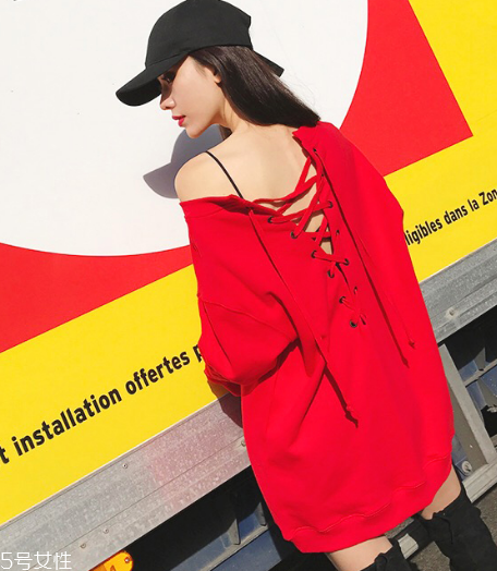 春天穿什么樣的衛(wèi)衣好看？春日百變衛(wèi)衣穿搭