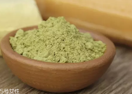 粘土面膜有幾種？高嶺土是最常見的清潔面膜成分