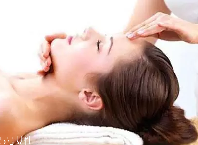 玫瑰果油和玫瑰精油怎么區(qū)分？玫瑰精油超級(jí)昂貴