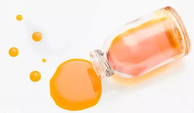 顏色淺的玫瑰果油是假貨嗎？純正玫瑰果油是琥珀色