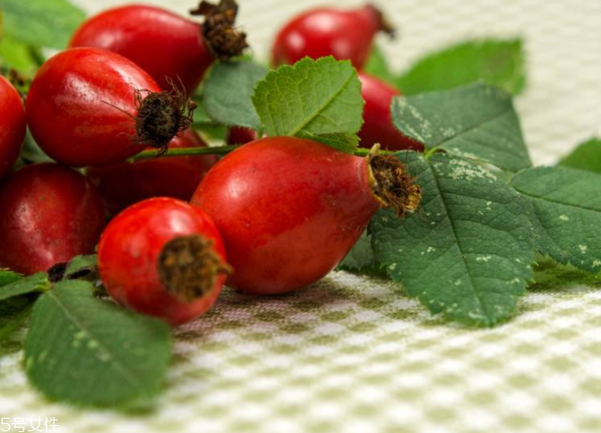 玫瑰果油有結(jié)晶是假貨嗎？純正玫瑰果油不會(huì)結(jié)晶