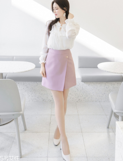 粉色短裙配什么鞋子？少女感爆棚穿搭