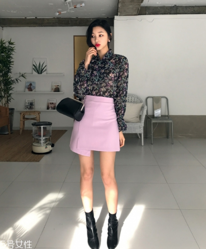 粉色短裙配什么鞋子？少女感爆棚穿搭