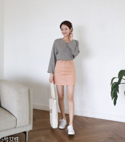 粉色短裙配什么鞋子？少女感爆棚穿搭