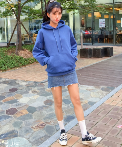 牛仔短裙搭配什么鞋？瞬間變身萌萌少女