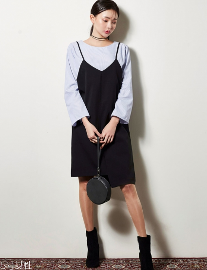 淺藍色襯衫怎么搭配？干練清新隨意切換