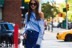 露肩襯衫怎么搭配？恰到好處的性感
