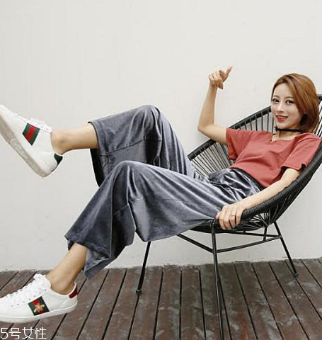 闊腿褲顯屁股大怎么辦？闊腿褲穿搭誤區(qū)