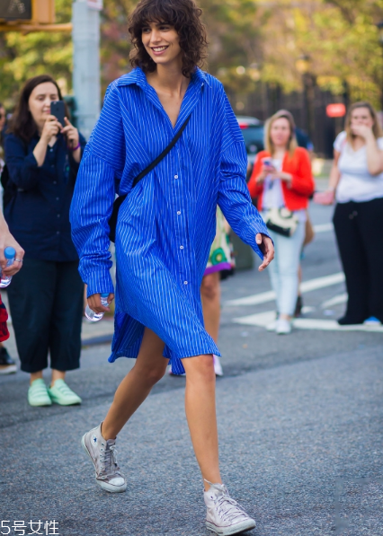 襯衫裙配什么鞋子？玩轉(zhuǎn)春日街頭風