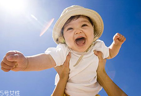 怎么樣給寶寶防曬 寶寶夏季防曬全攻略 怎么樣給寶寶防曬 寶寶夏季防曬全攻略