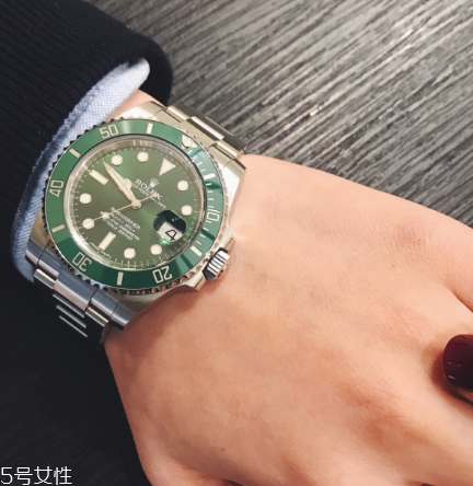 勞力士綠水鬼和黑水鬼哪個好？