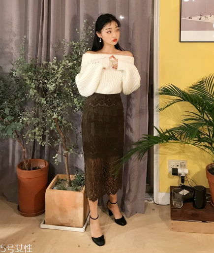 蕾絲半身裙配什么上衣好看？瞬間氣質(zhì)脫俗