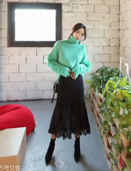 蕾絲半身裙配什么上衣好看？瞬間氣質(zhì)脫俗