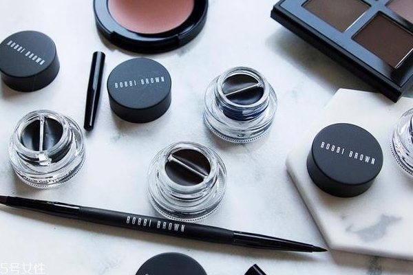 芭比波朗眼線膏花不花？妝效持久不暈染