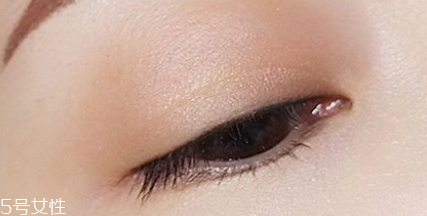 眼線刷硬了怎么回事？用后沒有及時(shí)清洗