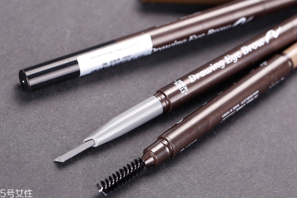 眼距太寬怎么畫眼線？眼頭尖角全描黑