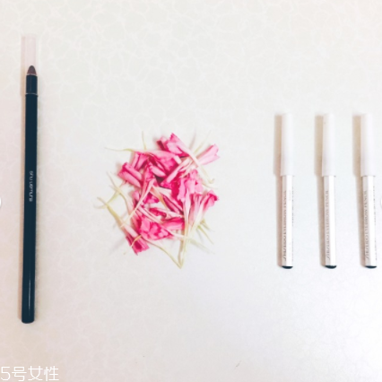 大眼睛怎么選眉筆顏色？眉色不可太淡