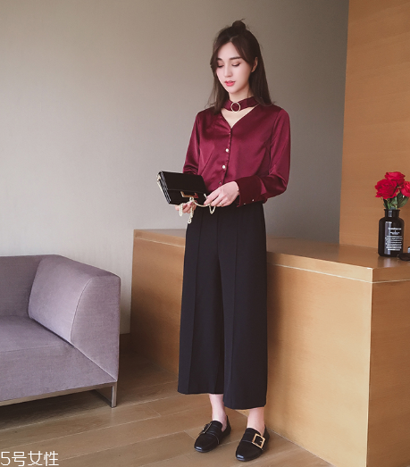 春天穿什么顏色衣服顯白？不要總是黑白灰