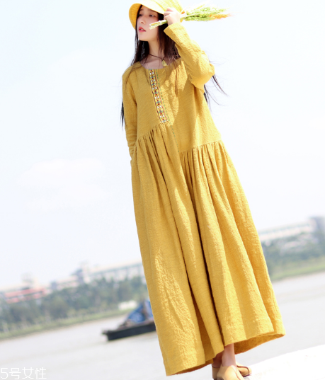 春天出游穿什么衣服好看？清新田園風(fēng)撲面而來