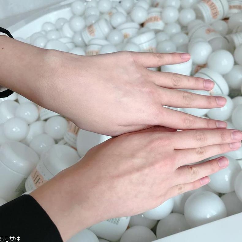 lamer新品2018奇跡煥彩氣墊粉底怎么樣？好用嗎？