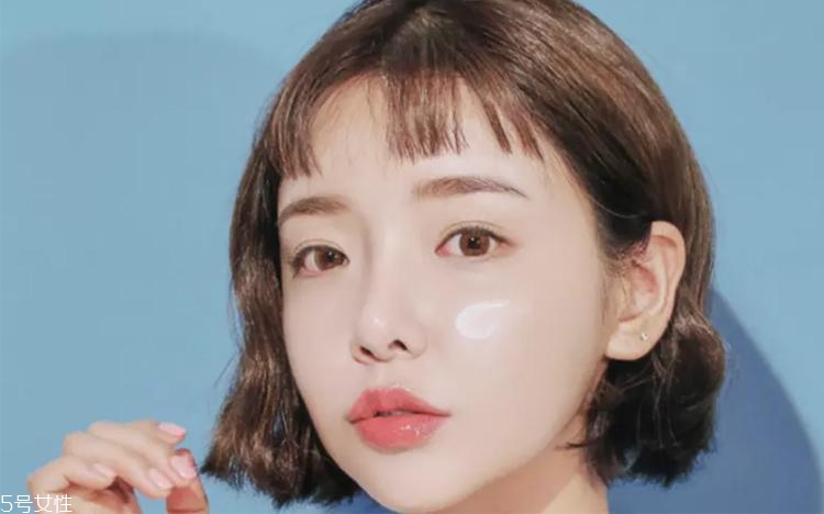 敏感痘痘肌用什么散粉？油痘皮膚化妝品推薦