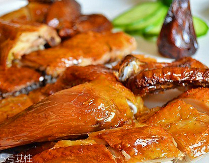 孕婦能吃燒雞嗎？適量吃是可以的