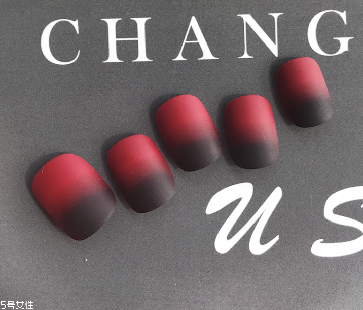 紅色跳色美甲圖片大全 熱辣氣質(zhì)范的跳色美甲 紅色跳色美甲圖片大全 熱辣氣質(zhì)范的跳色美甲