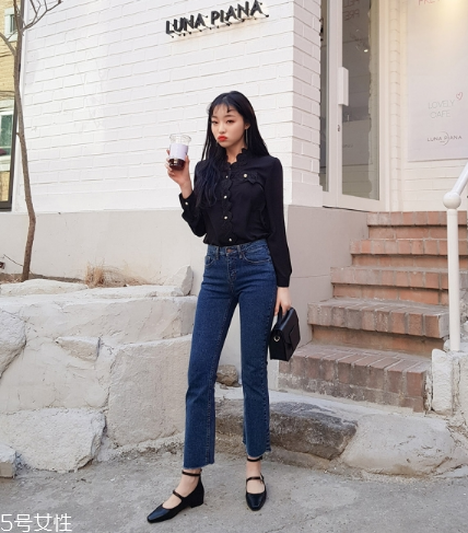 黑色蕾絲上衣怎么搭配？拒絕庸俗裝扮