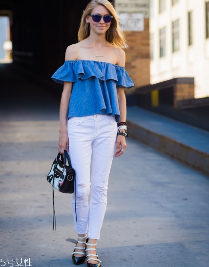 荷葉邊上衣配什么褲子？塑造浪漫小女人氣質(zhì)